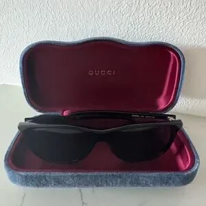 Gucci | Accessories | Gucci Black Sunglasses In Velvet Case  display picture 3